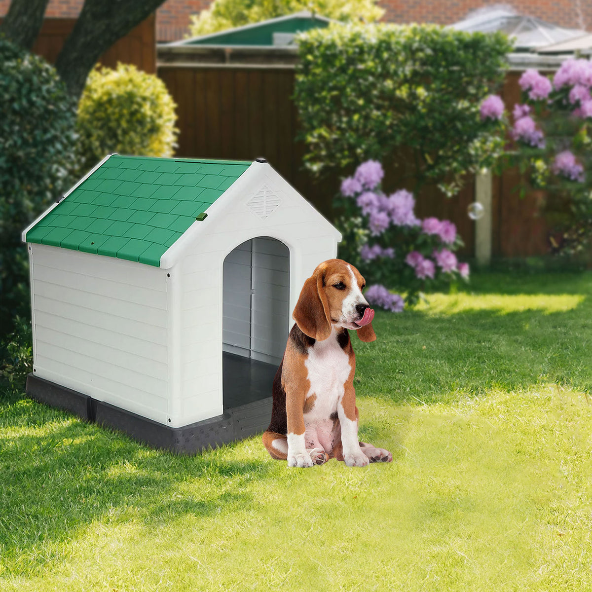 AQPET FRIENDS Chalet Kunststoff Hundehütte Wetterfest Für Hunde Und Katzen Komfort und Entspannung, Für Drinnen und Draußen